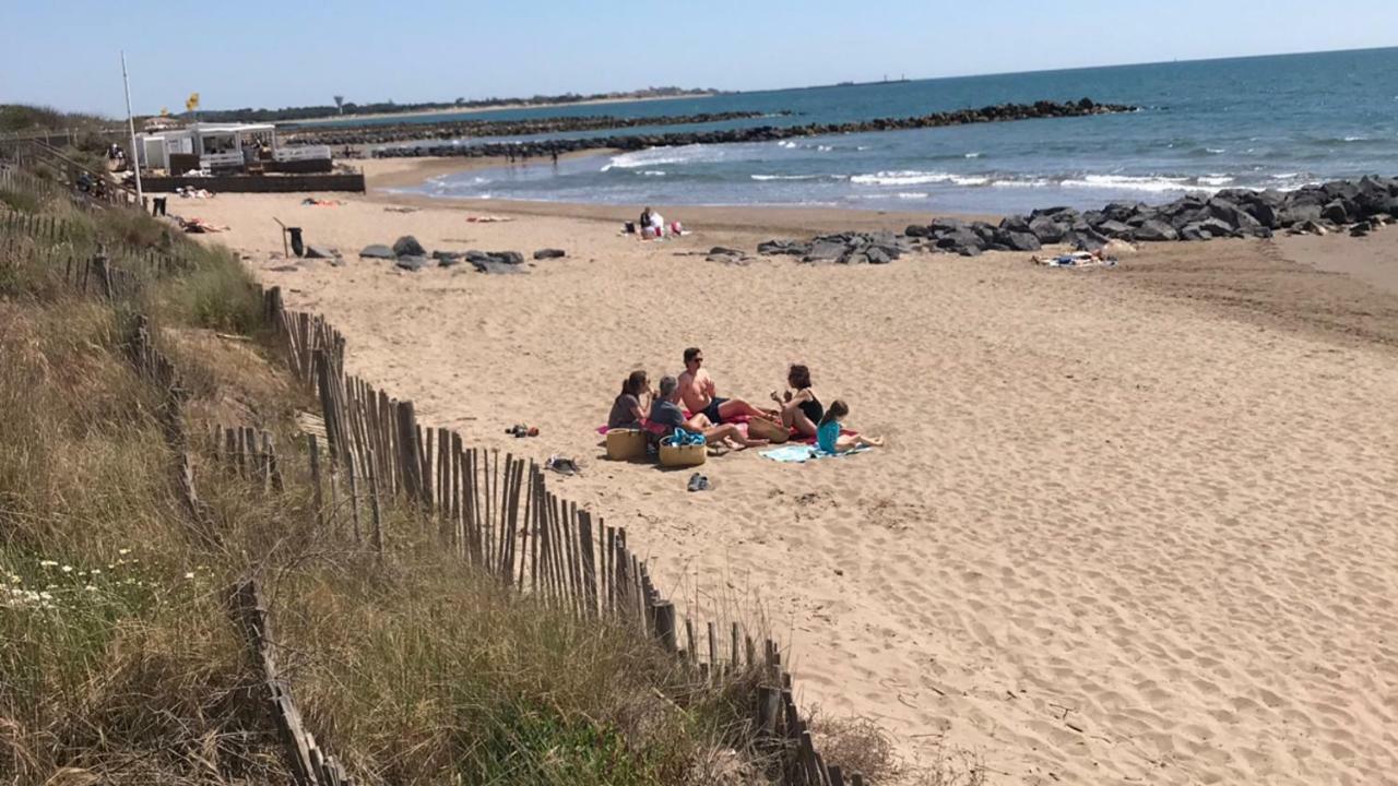 Vias Plage : résidence sécurisée bord de mer Esterno foto